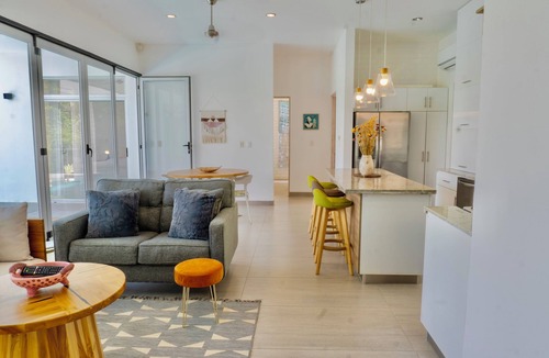 Sardinal House | Spacious 4bedroom villa plus 2 bedroom guest house same property.
