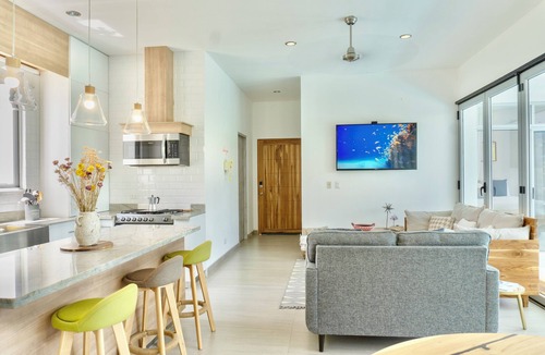 Sardinal House | Spacious 4bedroom villa plus 2 bedroom guest house same property.