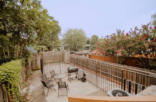 Park View House | Spacious 4BR DC Retreat with Backyard | Free Parking & Fast Wi-Fi