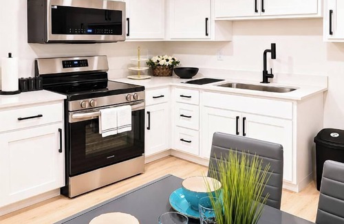 Sandy House | Spacious 4BR Duplex-Sleeps 8 Near Alta & SLC