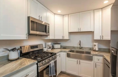 Lincoln Acres House | Spacious 4BR Game Room Fire Pit Near Zoo