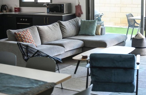 Nahariya Apartment | Spacious 4BR Holiday by Sea N' Rent