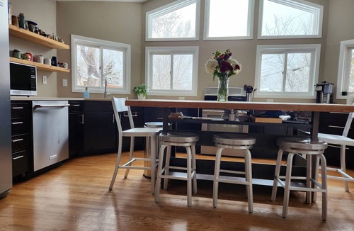 South Boulder House | Spacious 4BR Home Near Trails & Shops – AC, WiFi, & Family-Friendly!