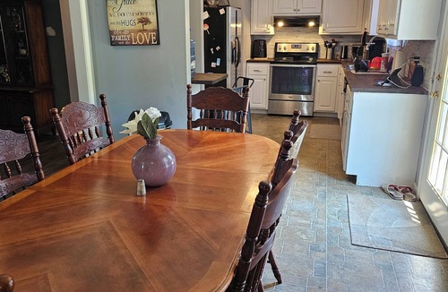 Becker House | Spacious 4BR Home on Private Acre, Sleeps 10 Family & Group Friendly.
