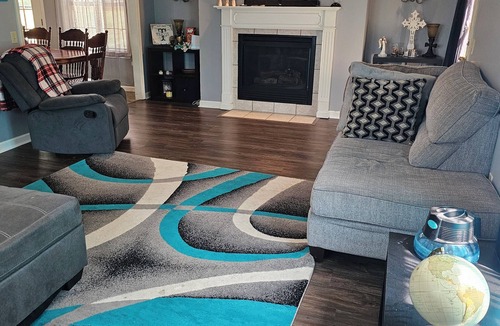 Becker House | Spacious 4BR Home on Private Acre, Sleeps 10 Family & Group Friendly.