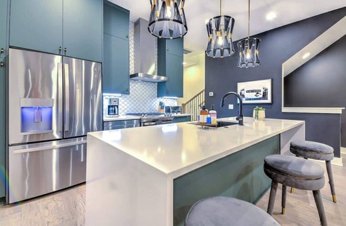 South Nashville House | Spacious 4BR Home! Skyline Views&Rooftop–12 Beds!