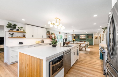 Reno House | Spacious 4BR Home w/Private Gym + Backyard Dining