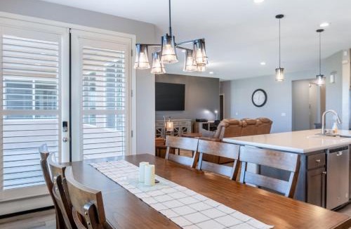 Hanford Apartment | Spacious 4BR Home With BBQ, Near Sequoia & Fresno