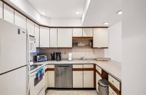 Bethany Beach Apartment | Spacious 4BR House | 1 Block from the Ocean!