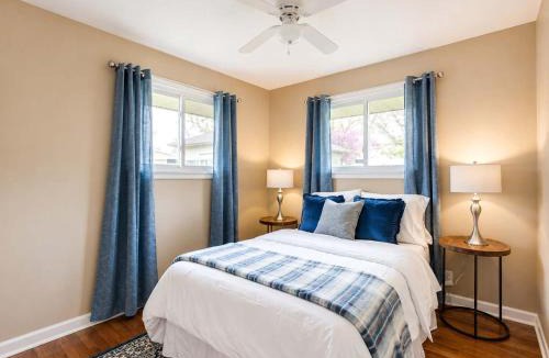 Beech Grove House | Spacious 4BR Near Convention Center-Family Friendly