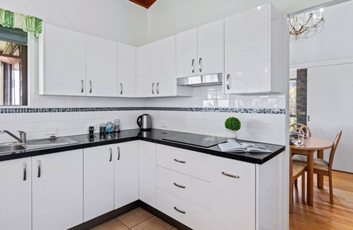 Rochedale South House | Spacious 4BR Retreat With Stunning Brisbane View