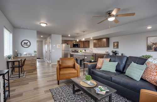 Spring Green Apartment | Spacious 4BR Retreat in Spring Green Near APT & River