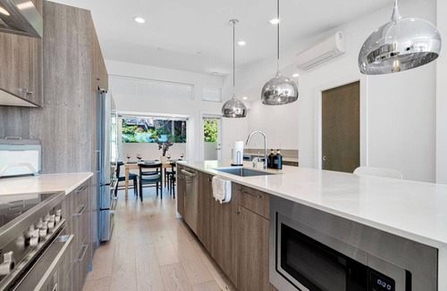 North Beacon Hill House | Spacious 4BR Retreat | Deck & Grill | Close to DT