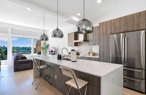 North Beacon Hill House | Spacious 4BR Retreat | Deck & Grill | Close to DT