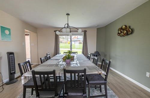Ambridge House | Spacious 4BR Retreat With BBQ and Gym Sleeps 14