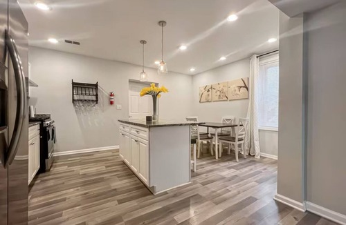 Washington House | Spacious 4BR Row House – Perfect for Families & Groups!