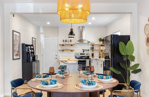 Ybor City House | Spacious 4BR with BBQ & Relaxing Backyard Patio 7 Minutes from Ybor Highlights