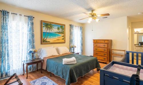 Medical Center District House | Spacious 4BR with Private Pool, Near Six Flags