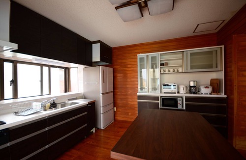 Maeganeku Hotel | Spacious 4LLDK 230 square meter log house 35 ni/Kunigami-gun Okinawa
