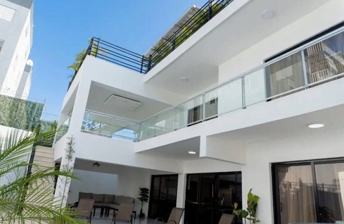 Santo Domingo Este Villa | Spacious 5-bedroom villa in fabulous Santo Domingo