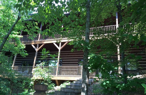 Lakemont House | Spacious 5 Bdrm/5 bath home on Best Part Of Lake Rabun with stunning views!