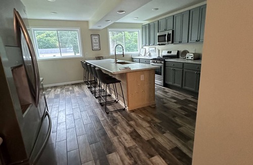 Fair Haven House | Spacious 5 bdrm Retreat Steps to Lake Ontario & Fair Haven State Park Sleeps 10!