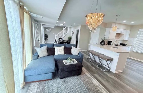 Franklin Park House | Spacious 5 Bed 2 bath House