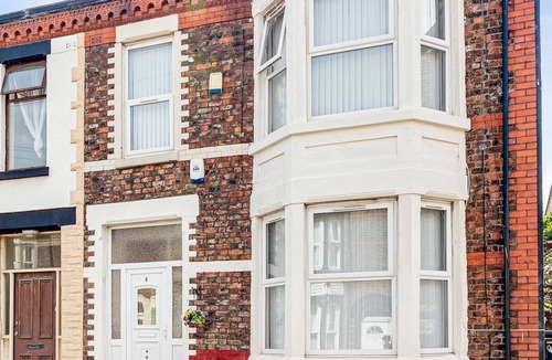 Bootle House | Spacious 5 bed house next to Kirkdale Station