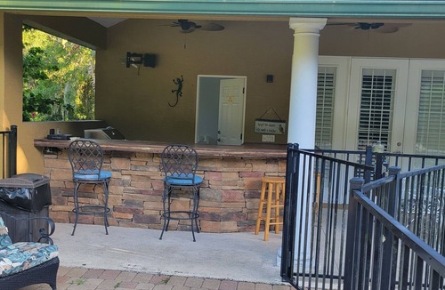 Glencoe House | Spacious 5-bedroom house in charming New Smyrna Beach with WiFi, AC