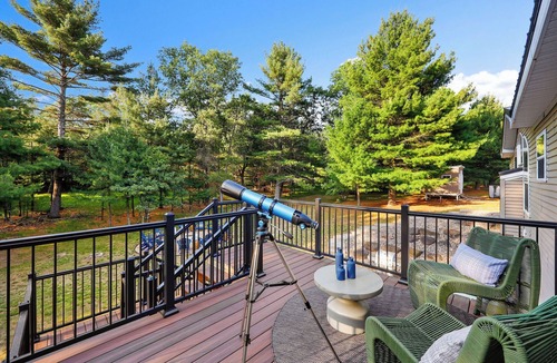 Wisconsin Dells House | Spacious 5-bed house-hot tub-fire pit-theater rm-game rm-min to Dells attraction