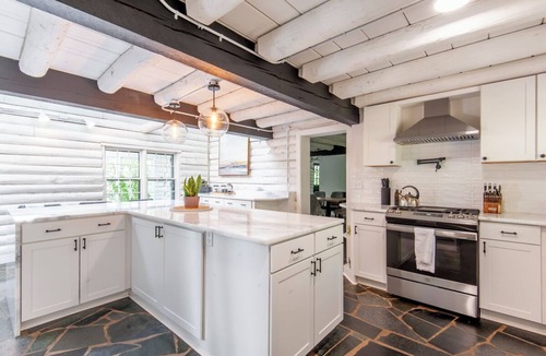 Charlottesville Cabin | Spacious 5-bedroom Cabin on 12 acres close to Wineries/Breweries/Hiking