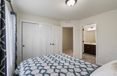 Brookfield House | Spacious 5-bedroom house with AC, WiFi in charming Menomonee Falls
