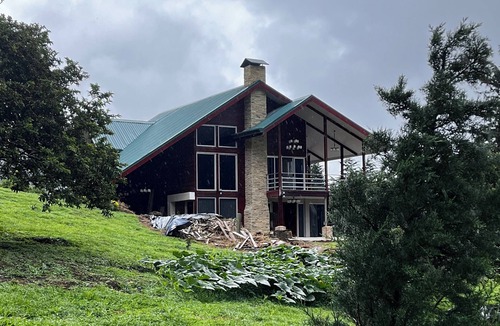Toro Amarillo House | Spacious 5-bedroom house in marvelous Bajos del Toro with WiFi