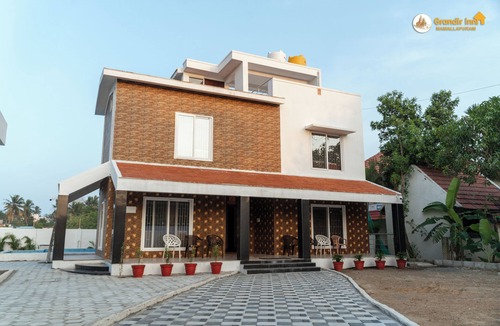 Mahabalipuram Villa | Spacious 5-bedroom villa with WiFi, AC,fabulous swimmingpool in Mahabalipuram