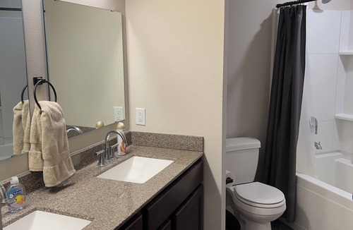 Cottage Grove House | Spacious 5-bedroom house with fitness room and AC in charming Cottage Grove