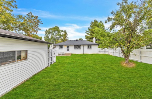 Downers Grove House | Spacious 5-bedroom house in beautiful Downers Grove