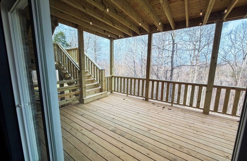 Elizabethtown House | Spacious 5-bedroom house in serene Elizabethtown neighborhood made for groups