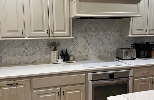 Bucyrus House | Spacious 5-bedroom house in brilliant Overland Park with AC. Ideal for Fifa Cup