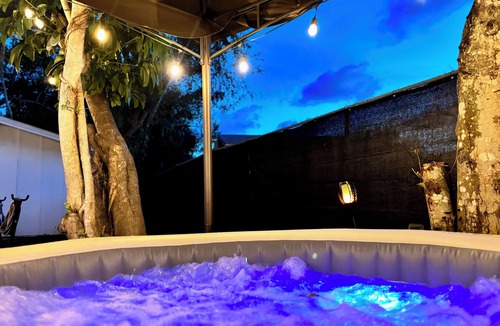 Beulah Manor House | Spacious 5-bedroom house South Daytona with Movie room, Hot tub & Gameroom