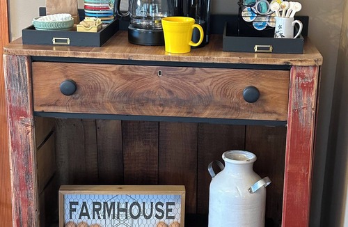 Van Orin House | Spacious 5-bedroom 2-bath farmhouse in peaceful farmland near Princeton Illinois