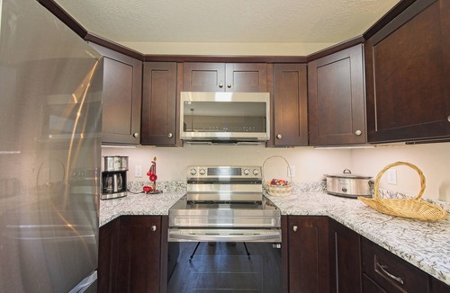 Baraboo House | Spacious 5-bedroom 4- bath house 1- mile to Devil's Lake.