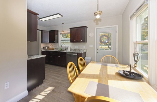 Baraboo House | Spacious 5-bedroom 4- bath house 1- mile to Devil's Lake.