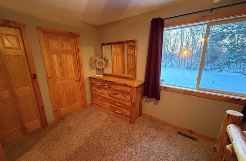 Onamia House | Spacious 5-bedroom, 4 Bathroom House - cozy Anglers Retreat