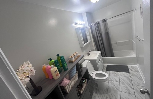 Union HIll Apartment | Spacious 5-bedroom apartment