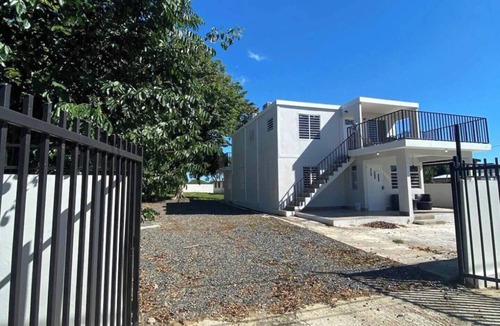 El Combate House | Spacious 5-bedroom beach house with Private Pool in charming Combate