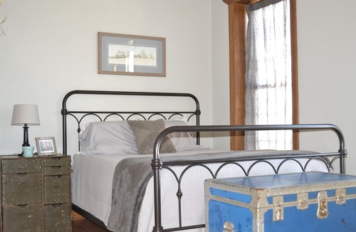 Whitewood House | Spacious 5-bedroom farmhouse near Sturgis with WiFi