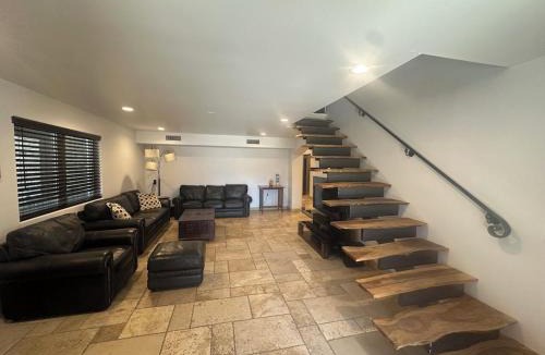 Laveen Village Villa | Spacious 5-bedroom farmhouse in Laveen with AC