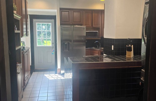 Cincinnati House | Spacious 5-bedroom house in brilliant Cincinnati with WiFi, AC