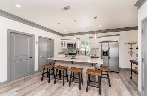 Long Beach House | Spacious 5-bedroom house in Charming Long Beach
