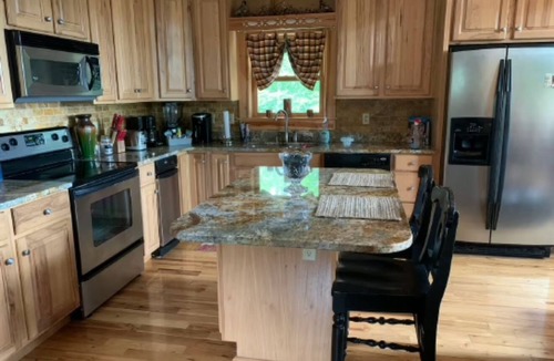 Mount Nebo House | Spacious 5-bedroom house in lovely Mount Nebo with Hot Tub with lake views